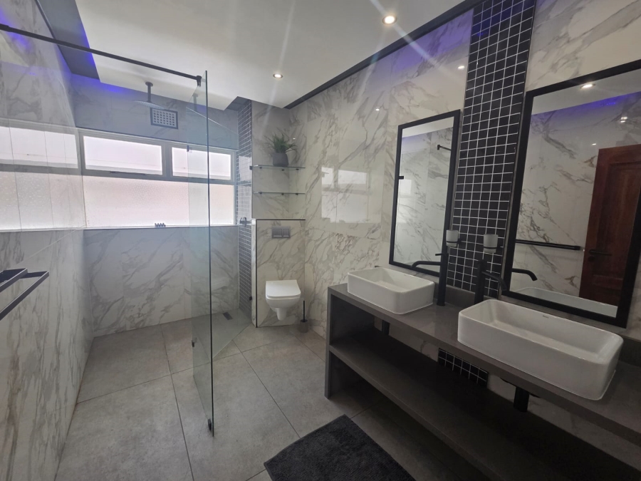 To Let 2 Bedroom Property for Rent in Sea Point Western Cape